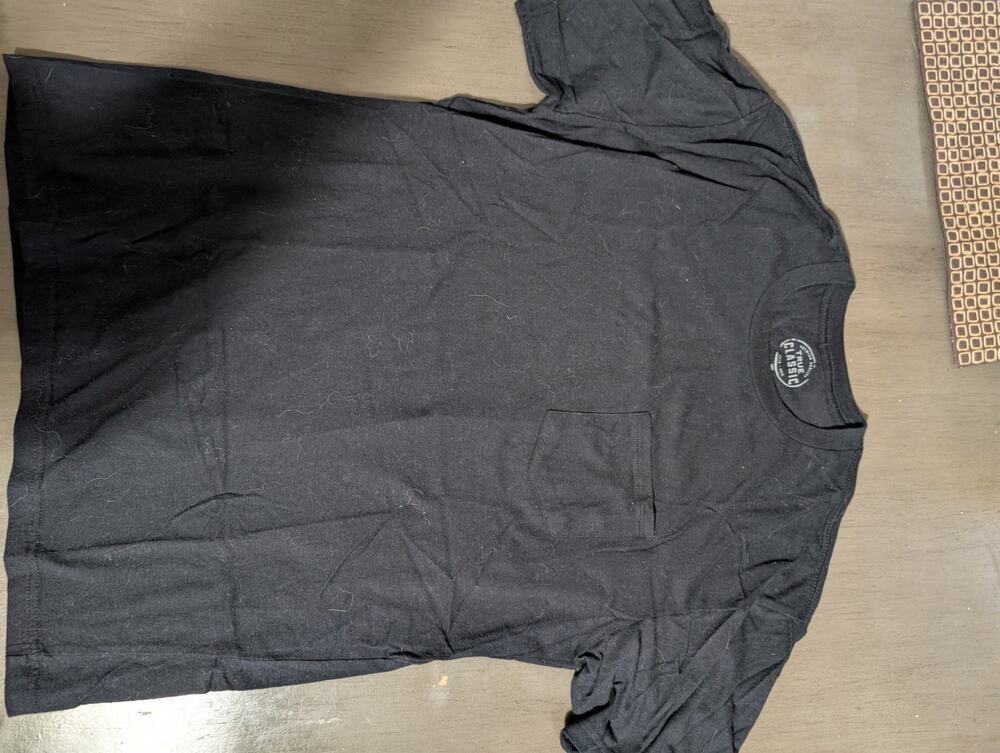Men's true classic black T-shirt large